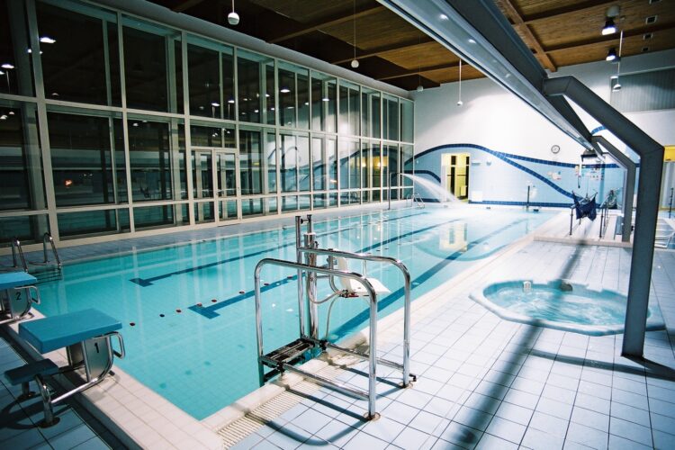 Veřejné whirpool na bazénu