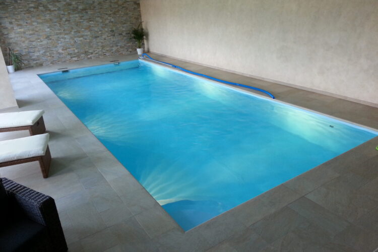 Vnitřní soukromý skimmerový bazén